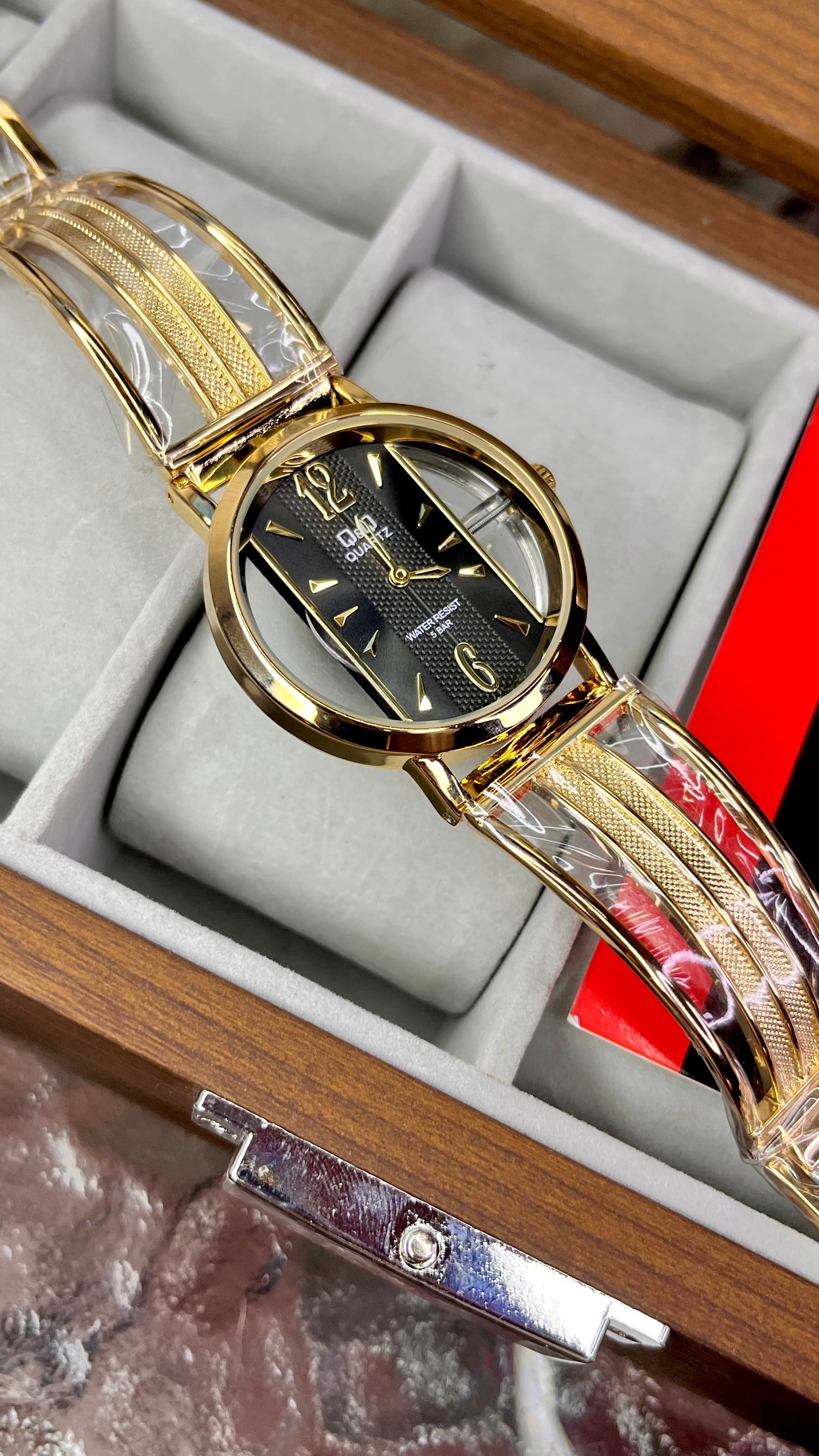 QyQ ORIGINAL ESQUELETO PARA HOMBRE REF-DN