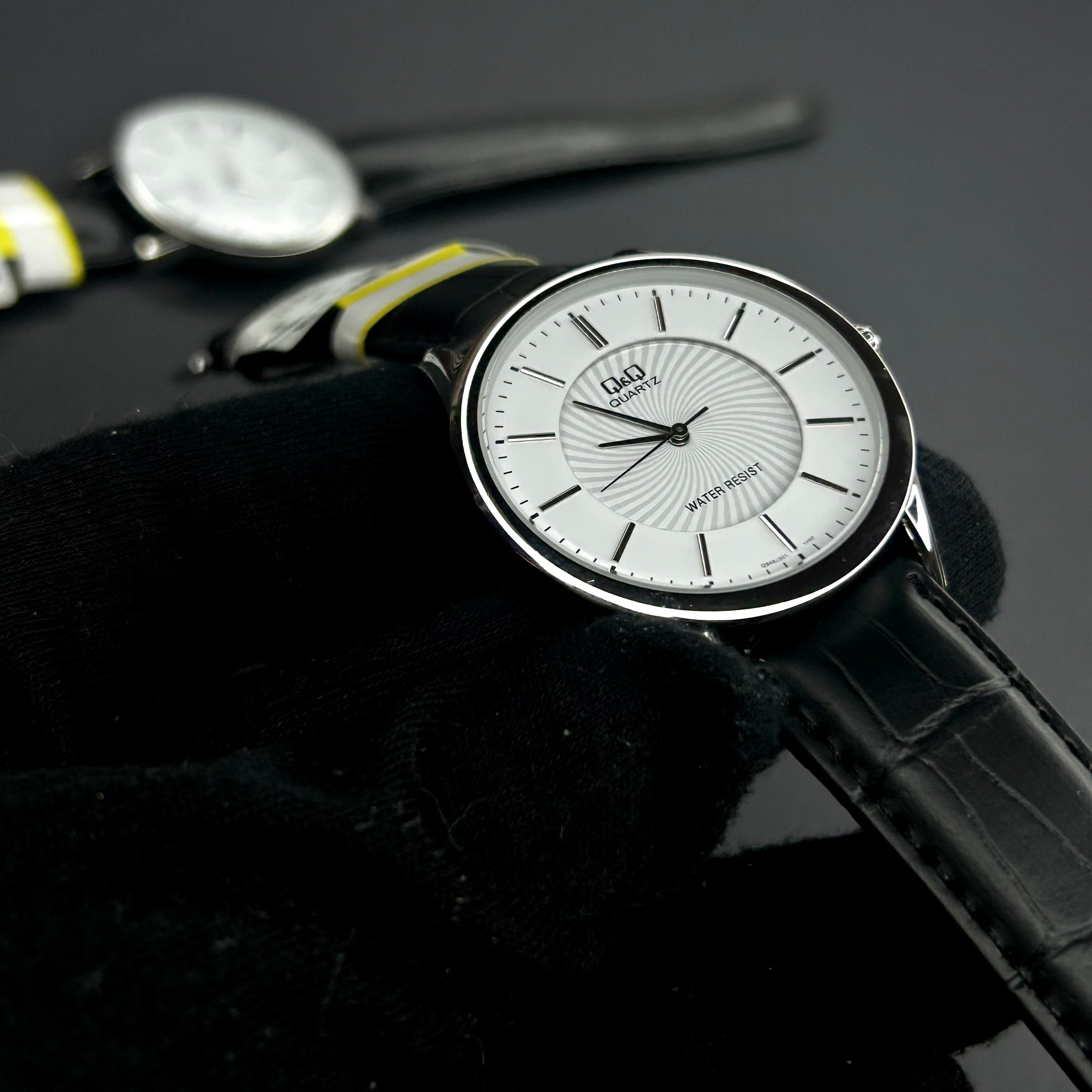 QyQ ORIGINAL PARA HOMBRE REF-Q948J301Y